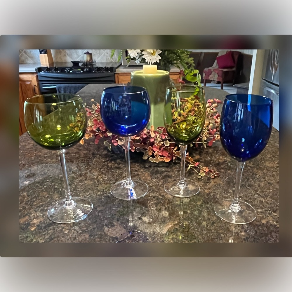 Set of Four Green & Blue White Wine/Balloon Wine Glasses - Picture 1 of 8